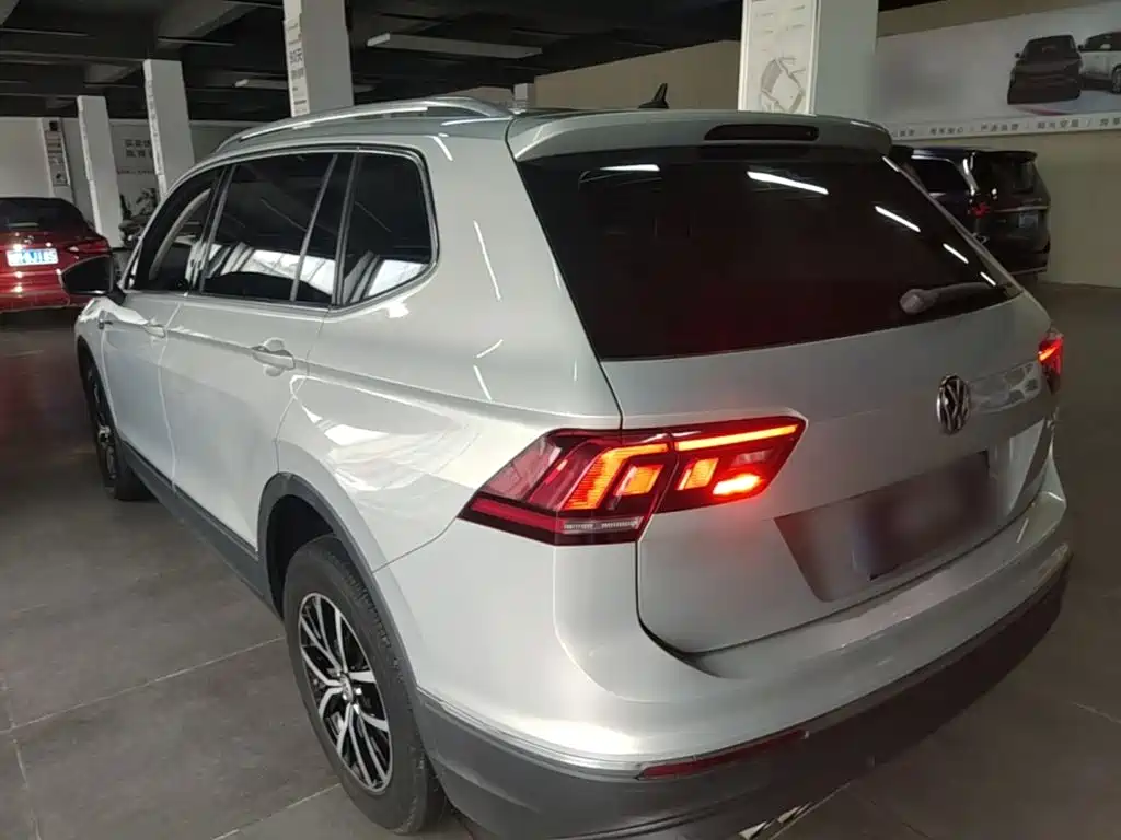 Volkswagen Tiguan L — миниатюра 5
