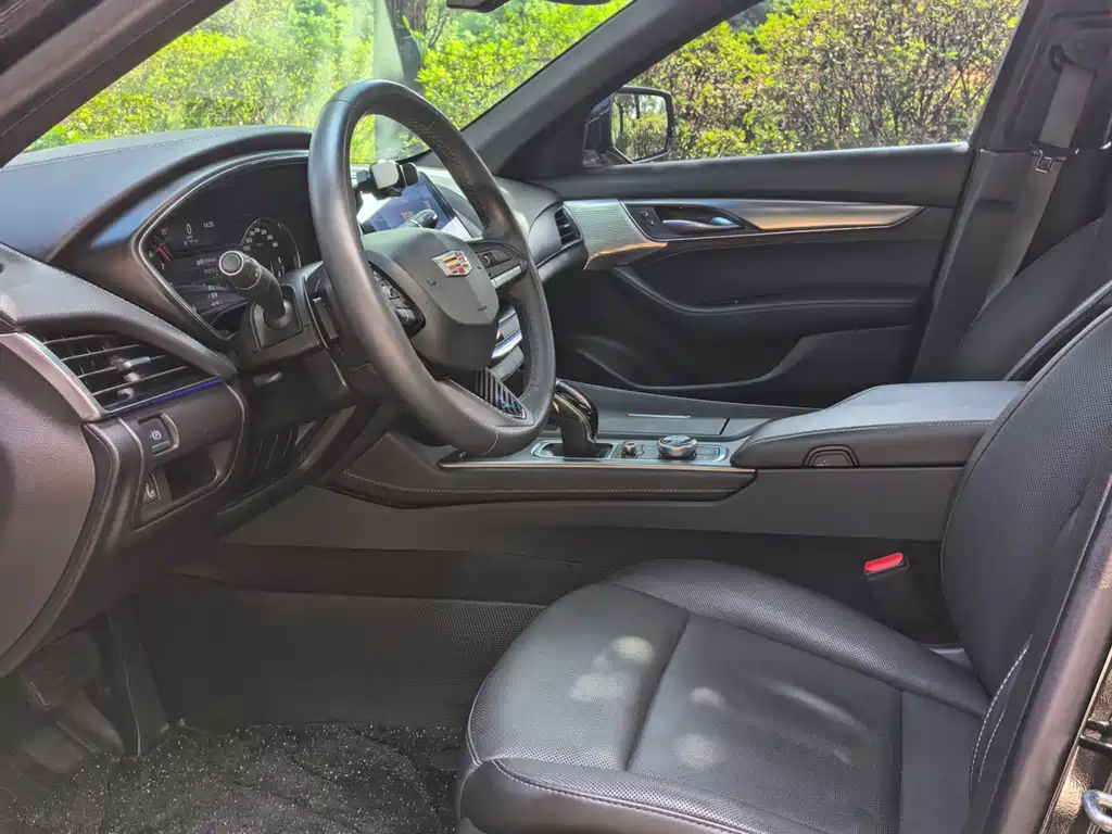 Cadillac CT5 — миниатюра 4
