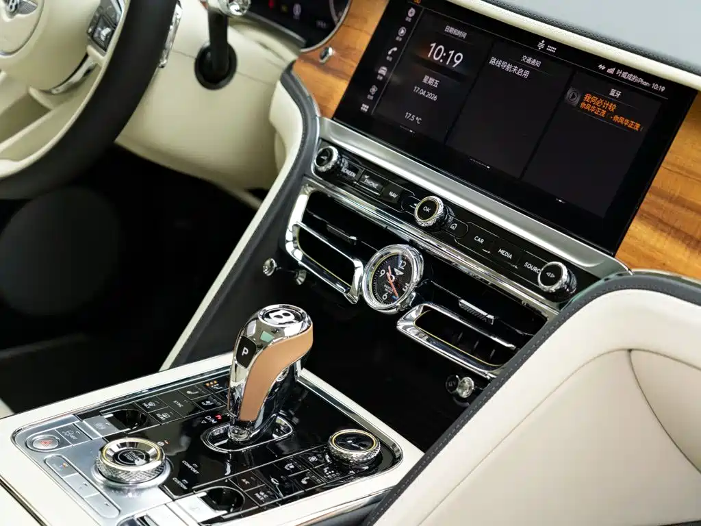 Bentley Flying Spur PHEV — миниатюра 21