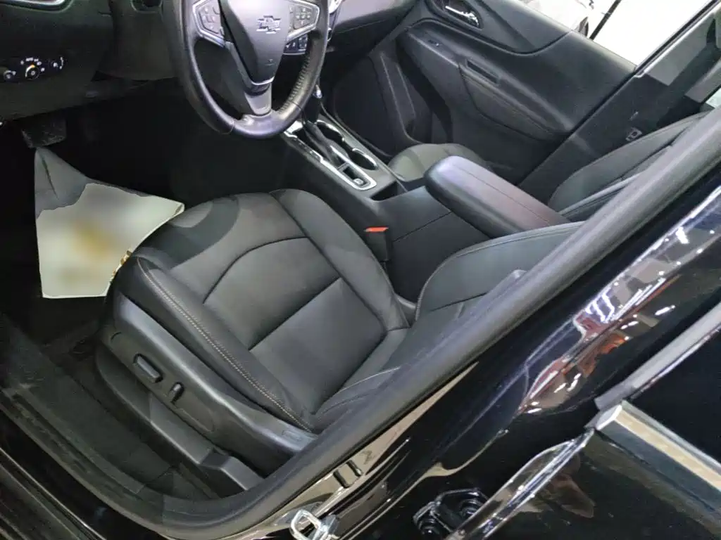 Chevrolet Equinox — миниатюра 15