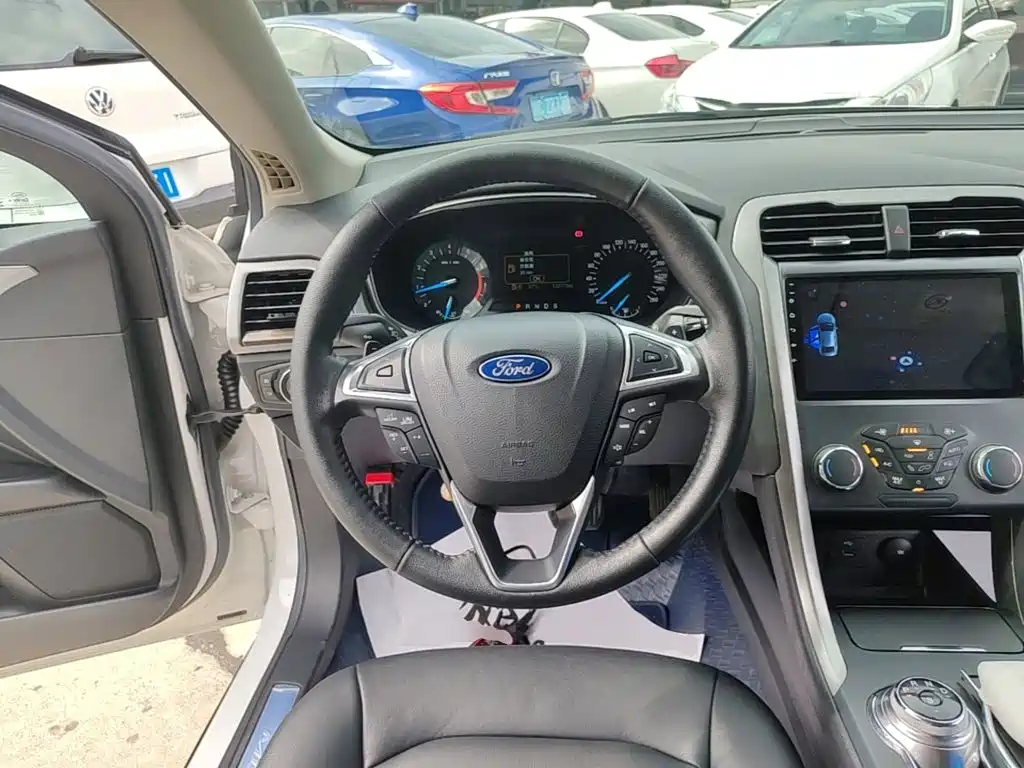 Ford Mondeo — миниатюра 11