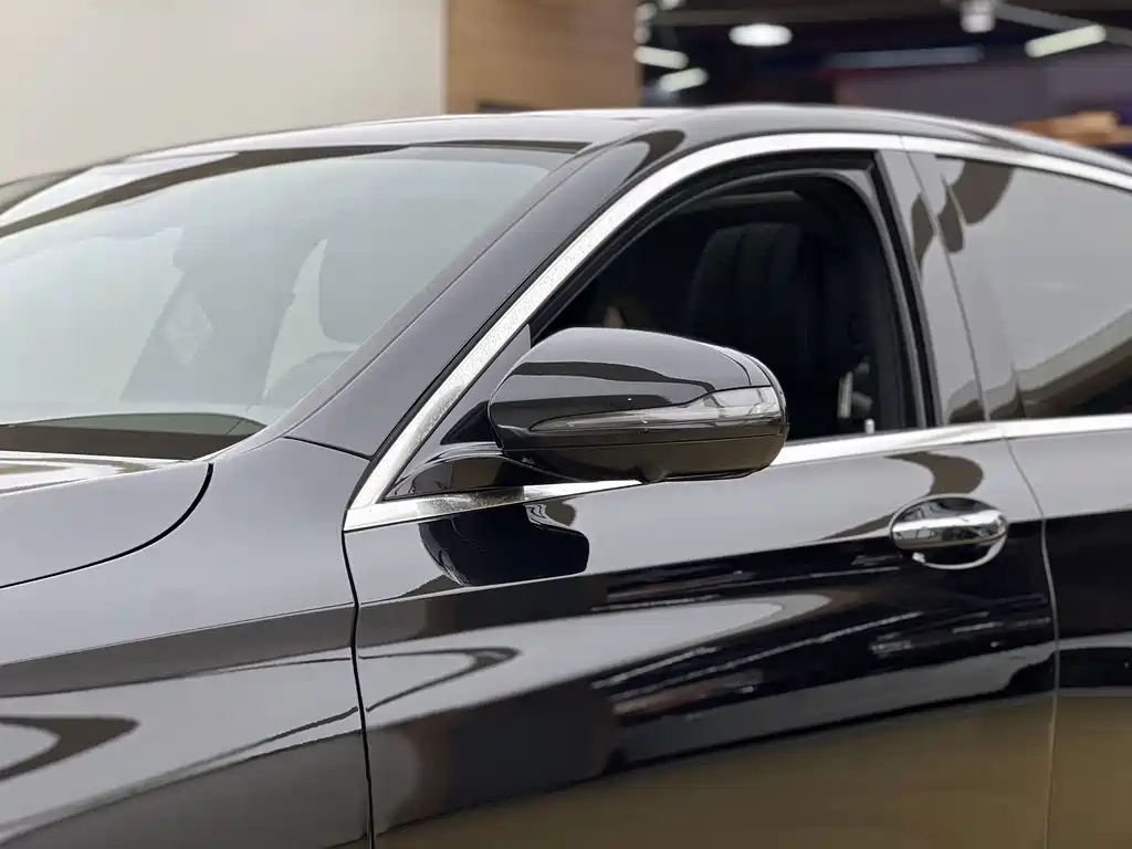 Mercedes-Benz E-Class — миниатюра 7