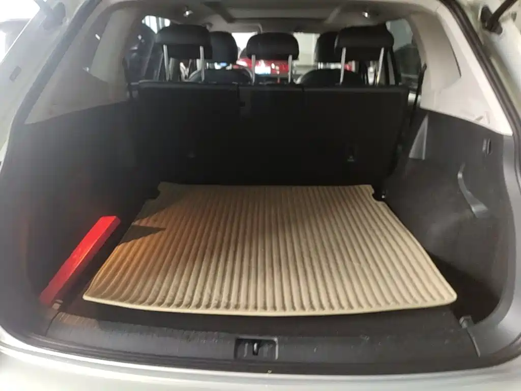 Volkswagen Tiguan L — миниатюра 19