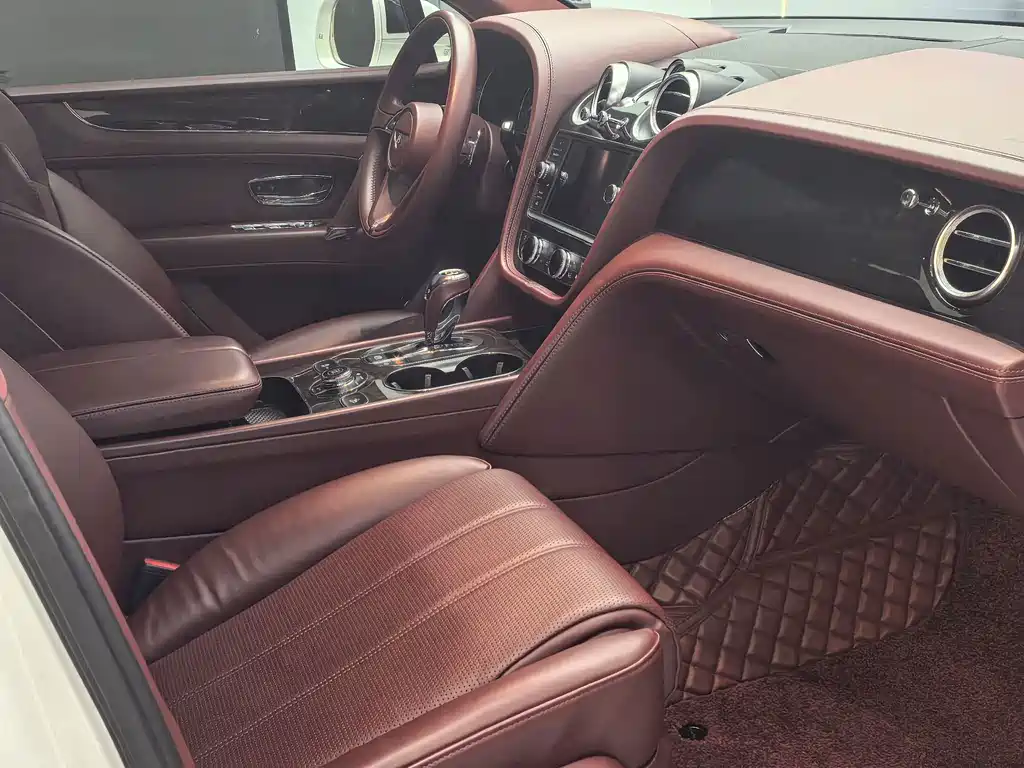 Bentley Bentayga — миниатюра 20