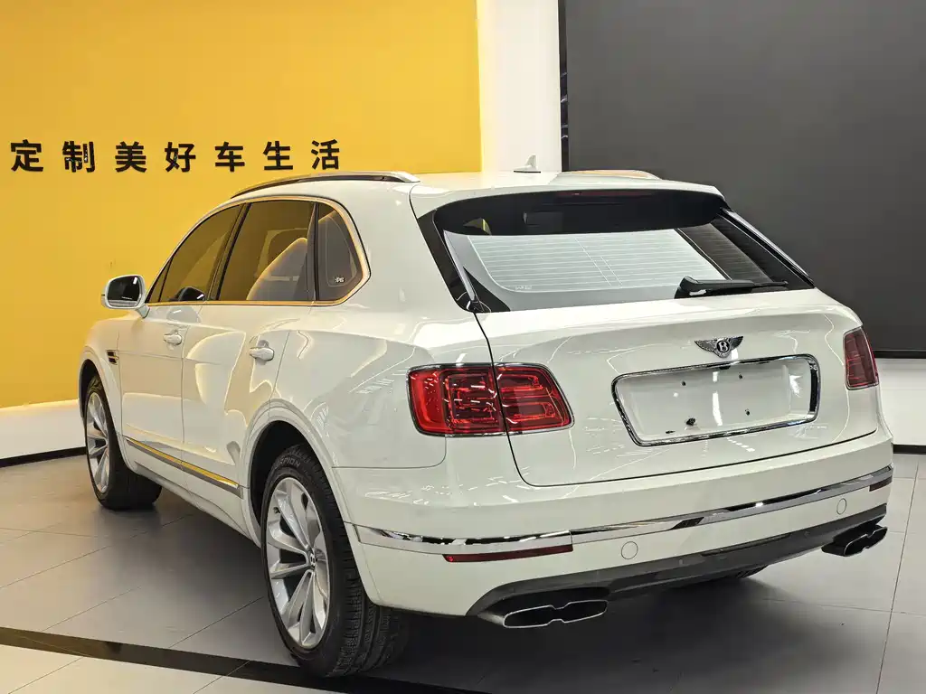Bentley Bentayga — миниатюра 10