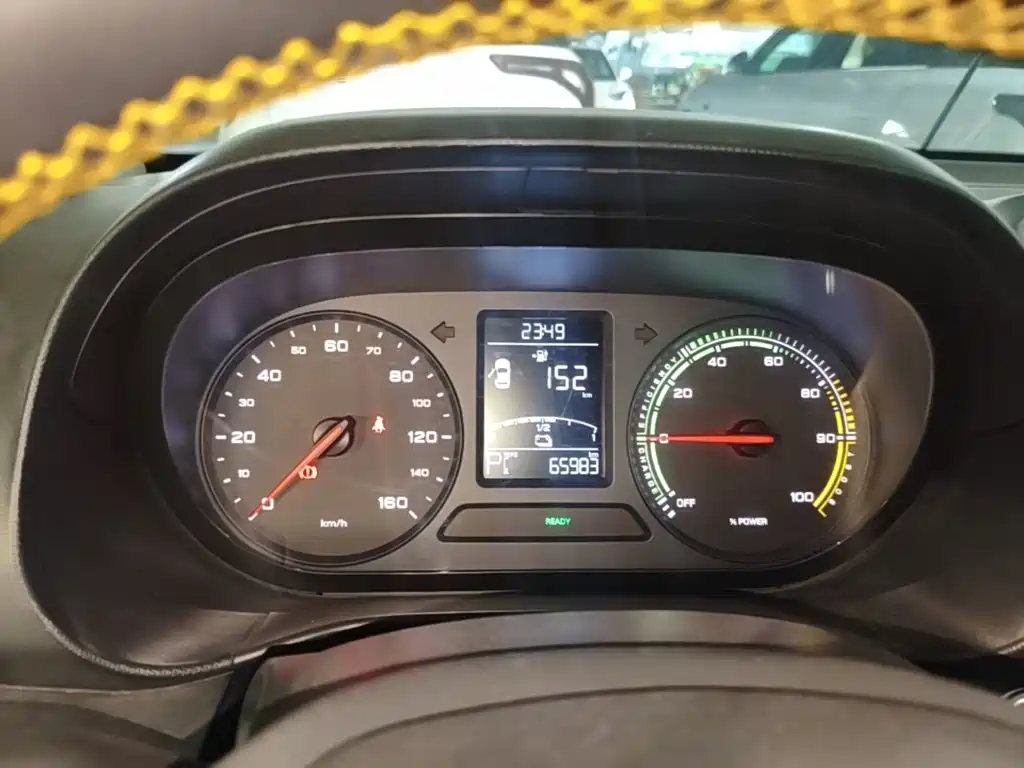 Roewe Clever — миниатюра 12