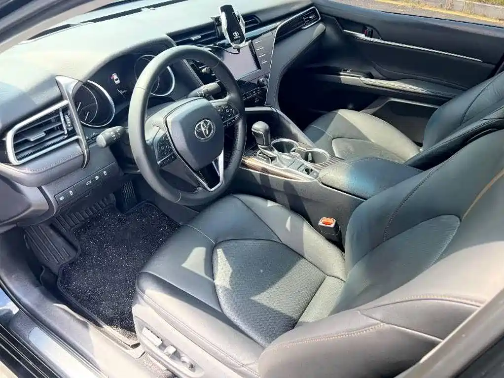 Toyota Camry — миниатюра 4