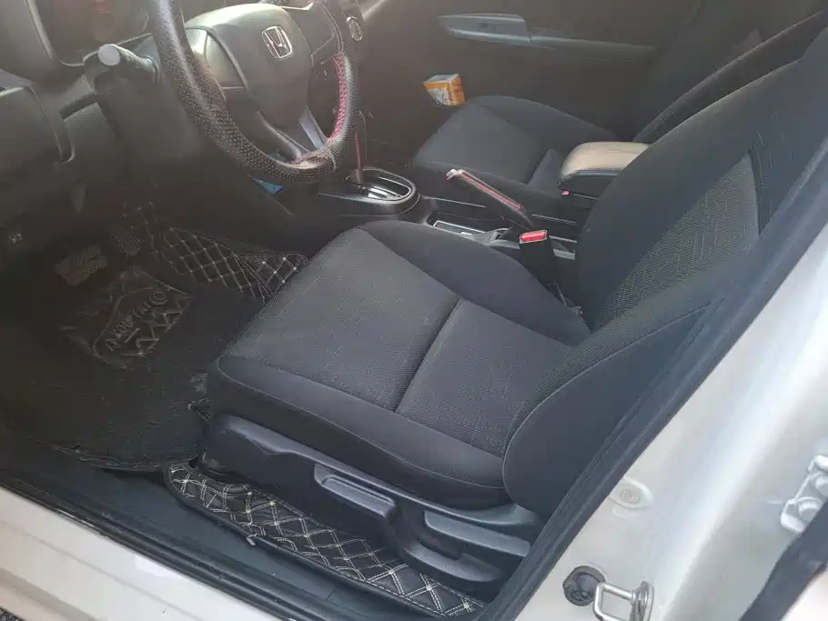 Honda Fit — миниатюра 9