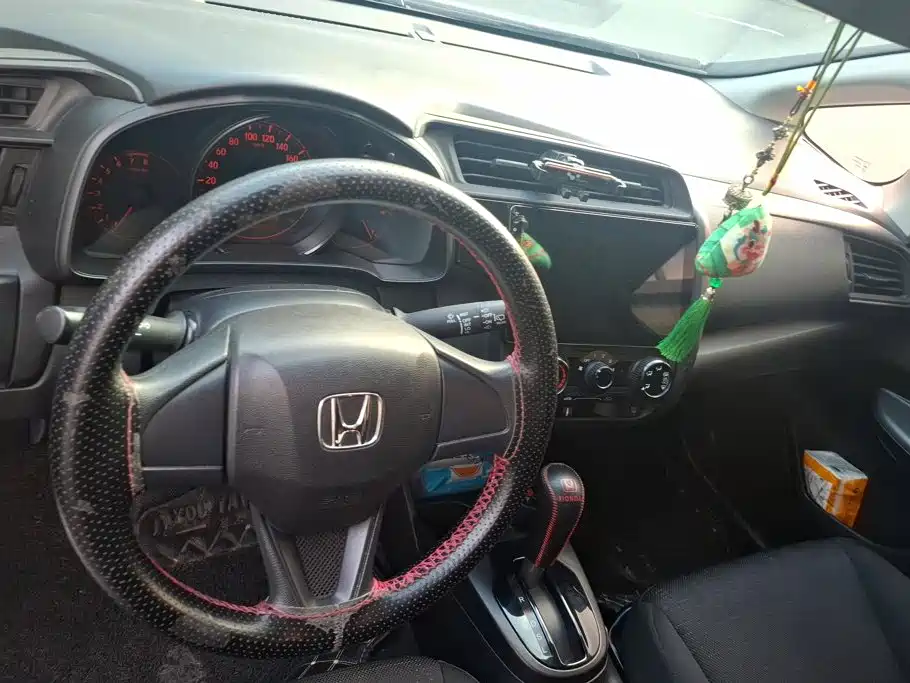 Honda Fit — миниатюра 12