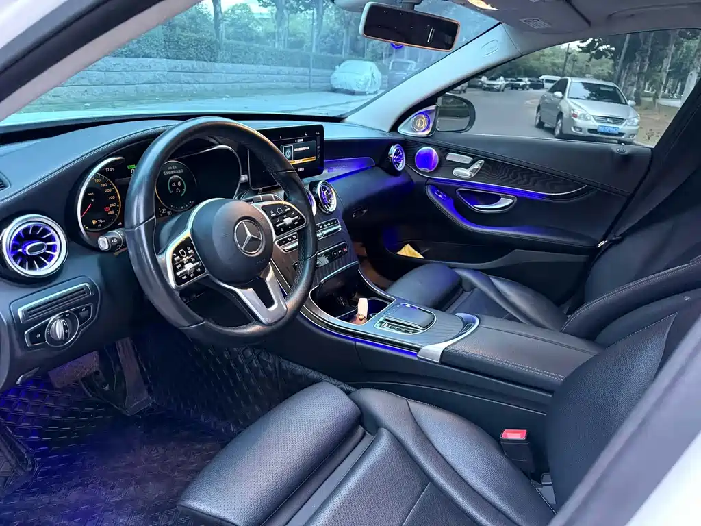 Mercedes-Benz C-Class — миниатюра 4