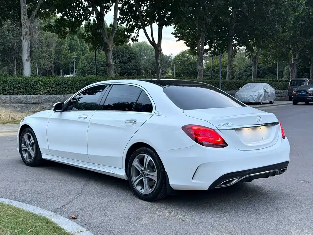 Mercedes-Benz C-Class — миниатюра 7