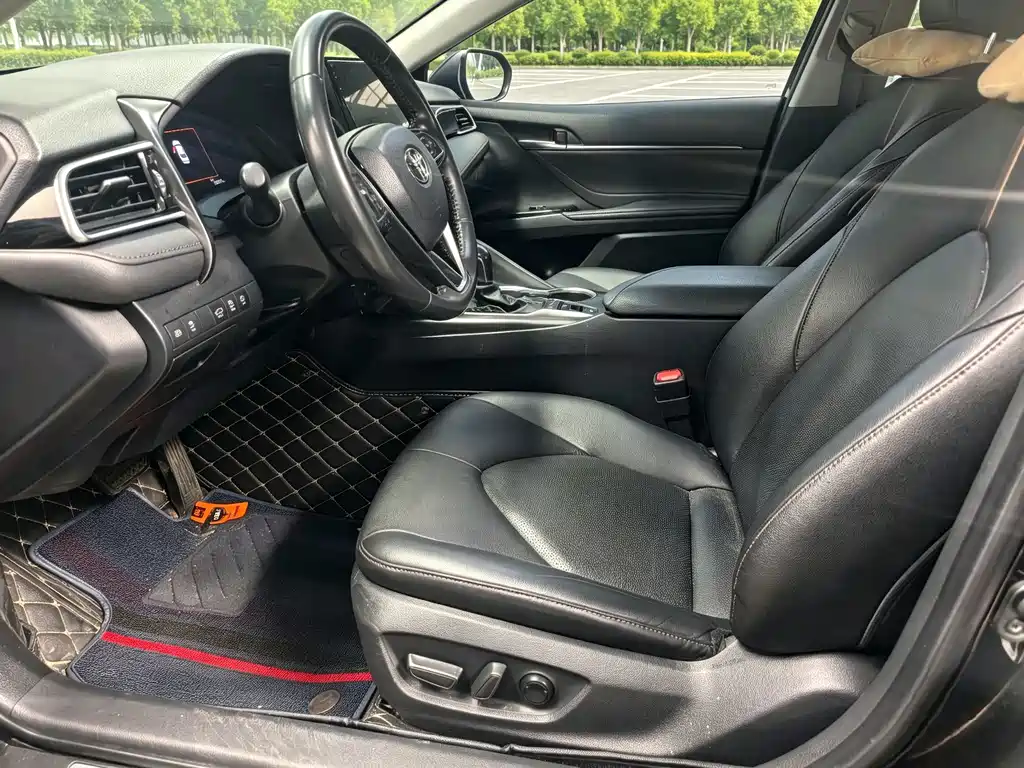 Toyota Camry — миниатюра 2
