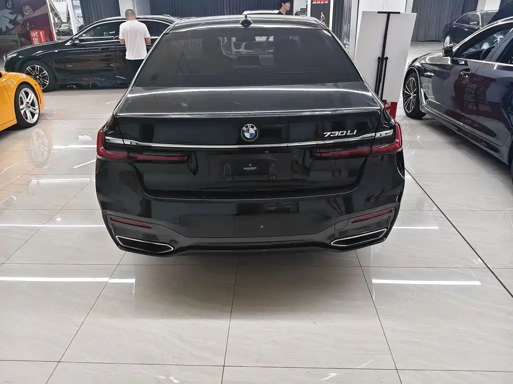 BMW 7 Series — миниатюра 3