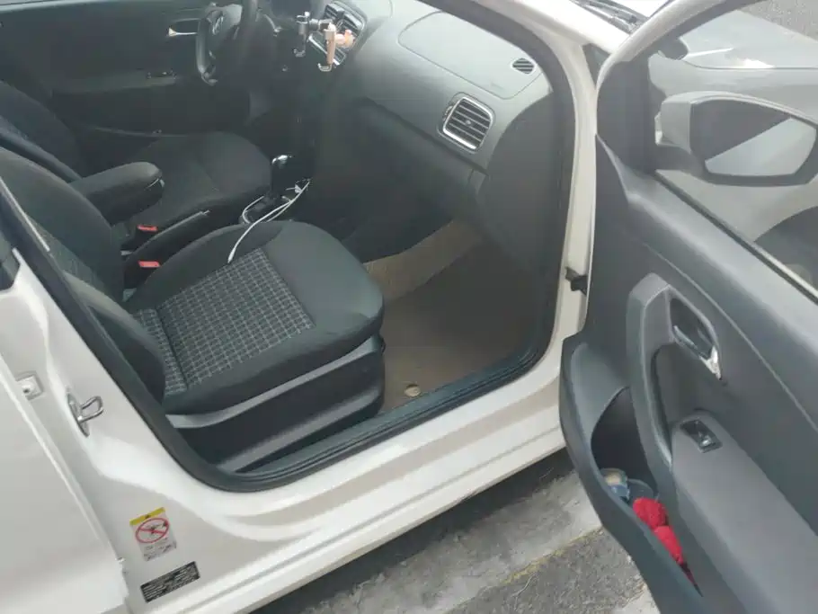 Volkswagen Polo — миниатюра 8