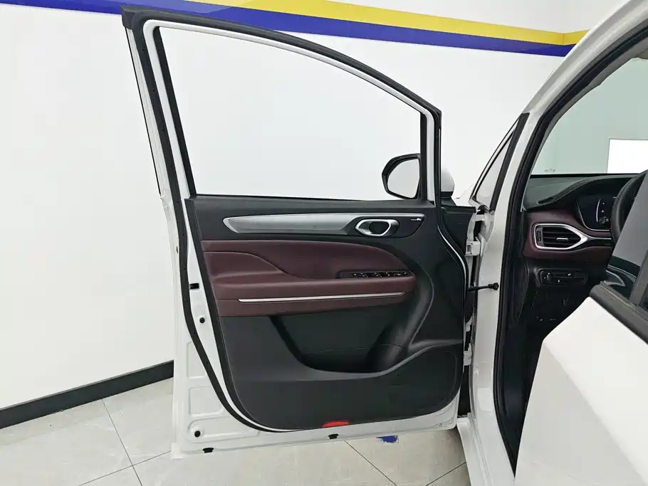GAC Motor Trumpchi M6 — миниатюра 7