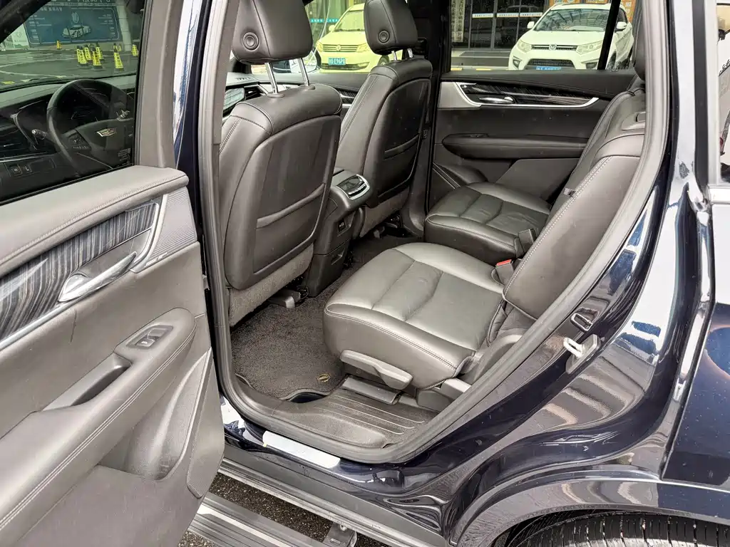 Cadillac XT6 — миниатюра 7