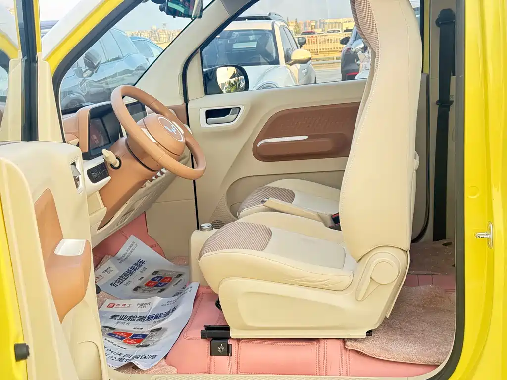 Wuling MINIEV — миниатюра 4