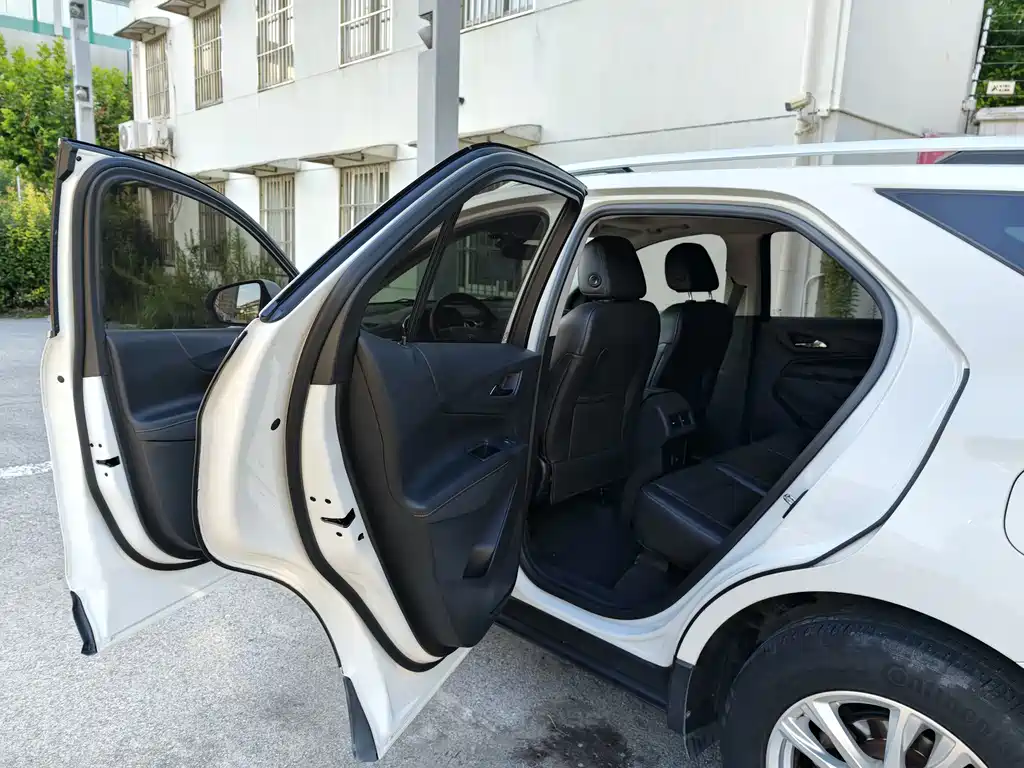 Chevrolet Equinox — миниатюра 20