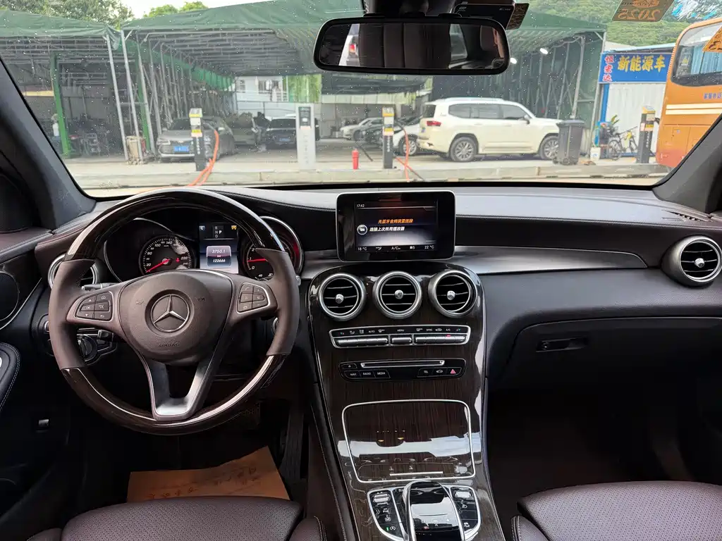 Mercedes-Benz GLC — миниатюра 12