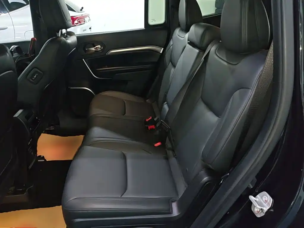 Jeep Grand Commander — миниатюра 17