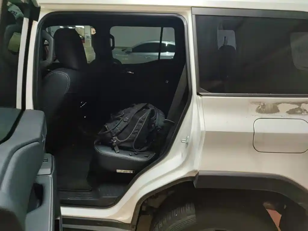 Toyota Prado — миниатюра 3