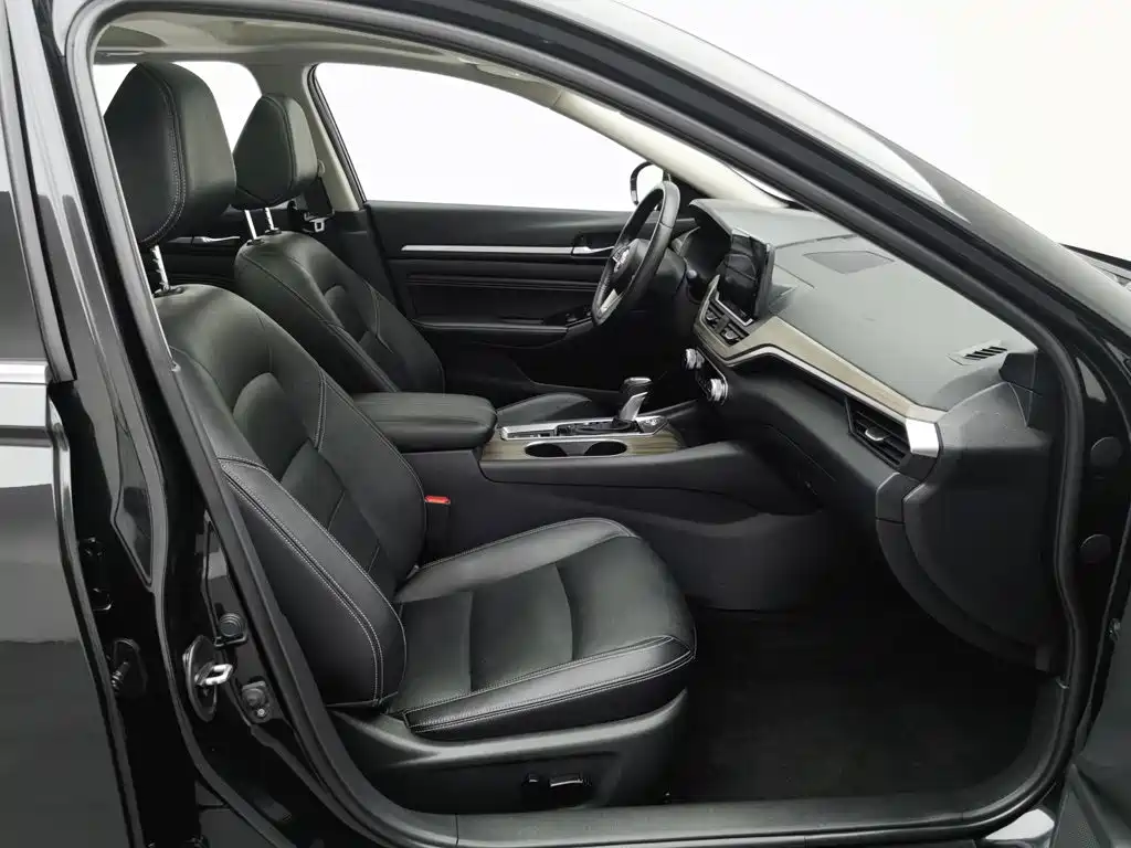 Nissan Teana — миниатюра 23