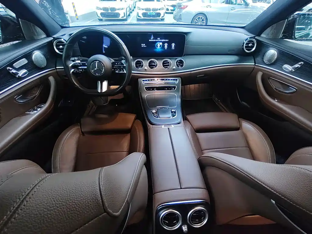Mercedes-Benz E-Class — миниатюра 16