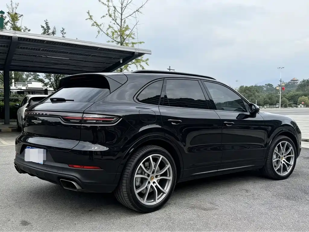 Porsche Cayenne — миниатюра 4