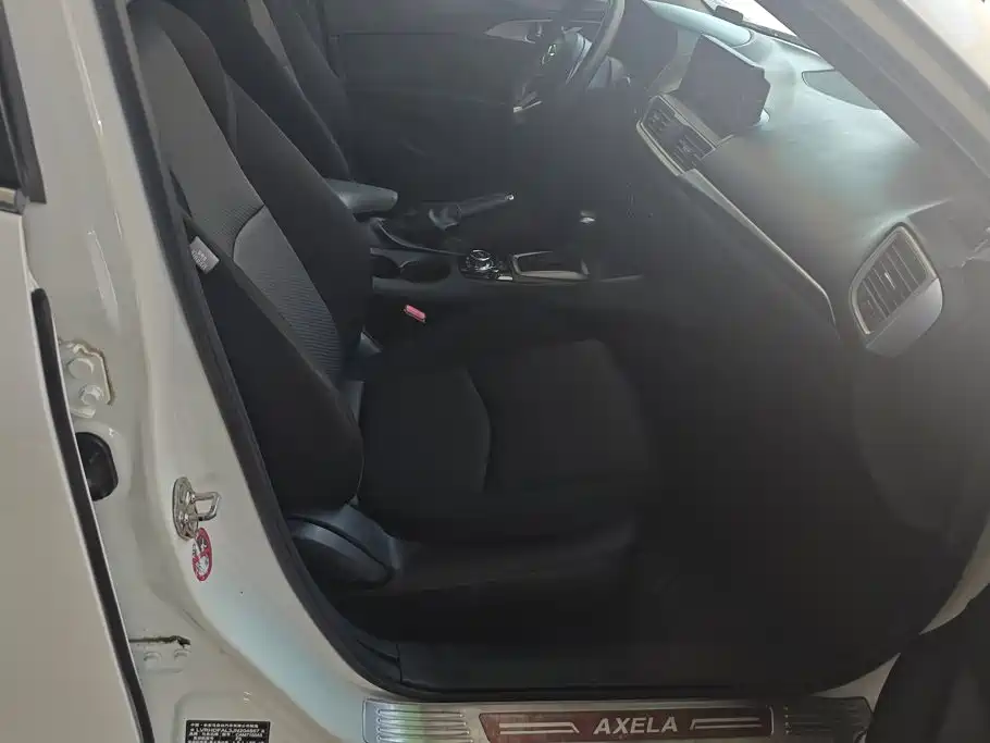Mazda 3 Axela — миниатюра 8