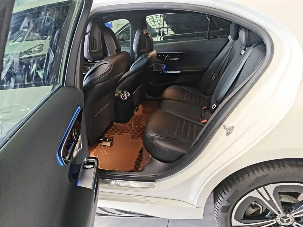 Mercedes-Benz C-Class — миниатюра 17