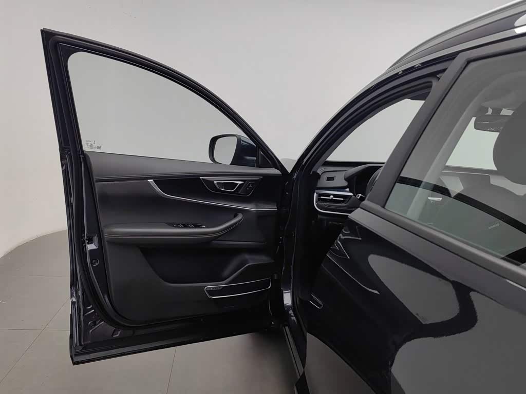 CHERY Tiggo 8 1.5 л 2025 г. Серебристо-серый, пробег 12700 км