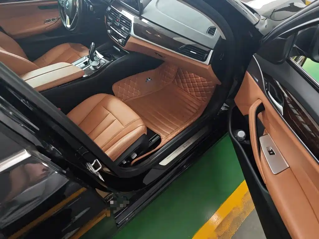 BMW 5 Series — миниатюра 20