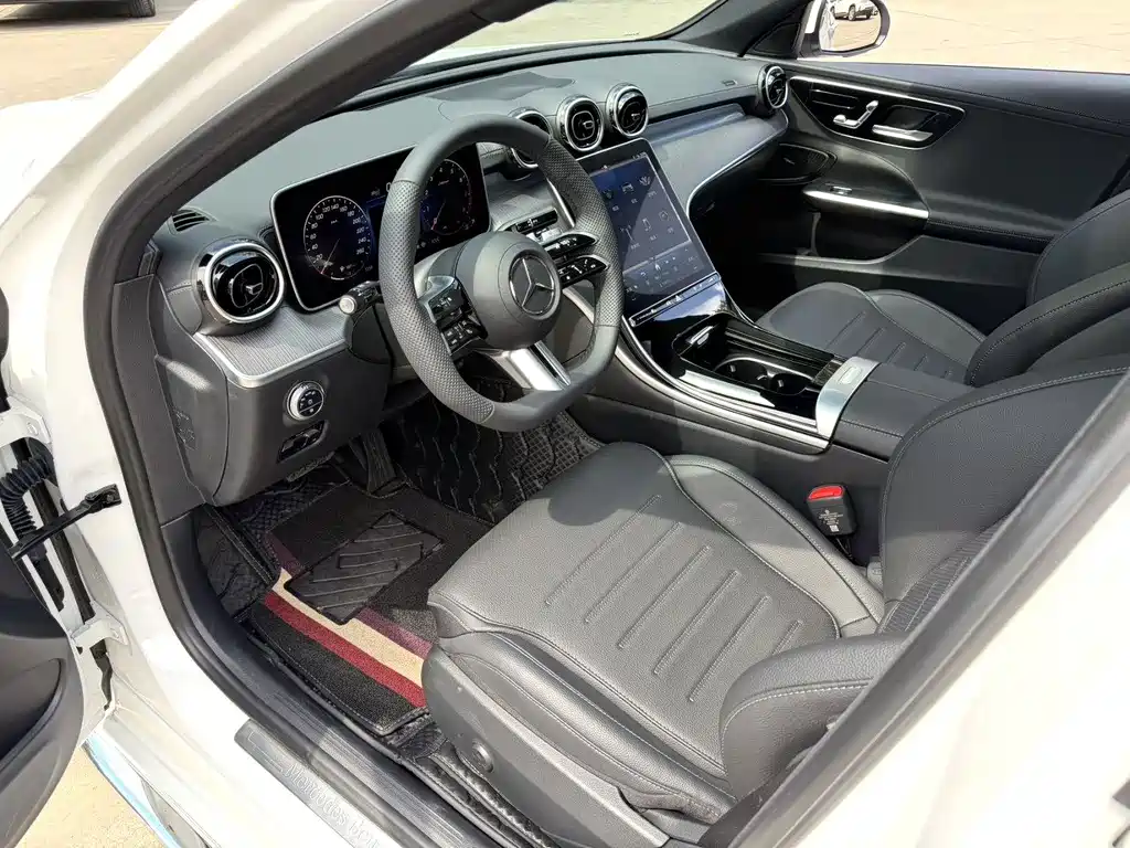 Mercedes-Benz C-Class — миниатюра 4