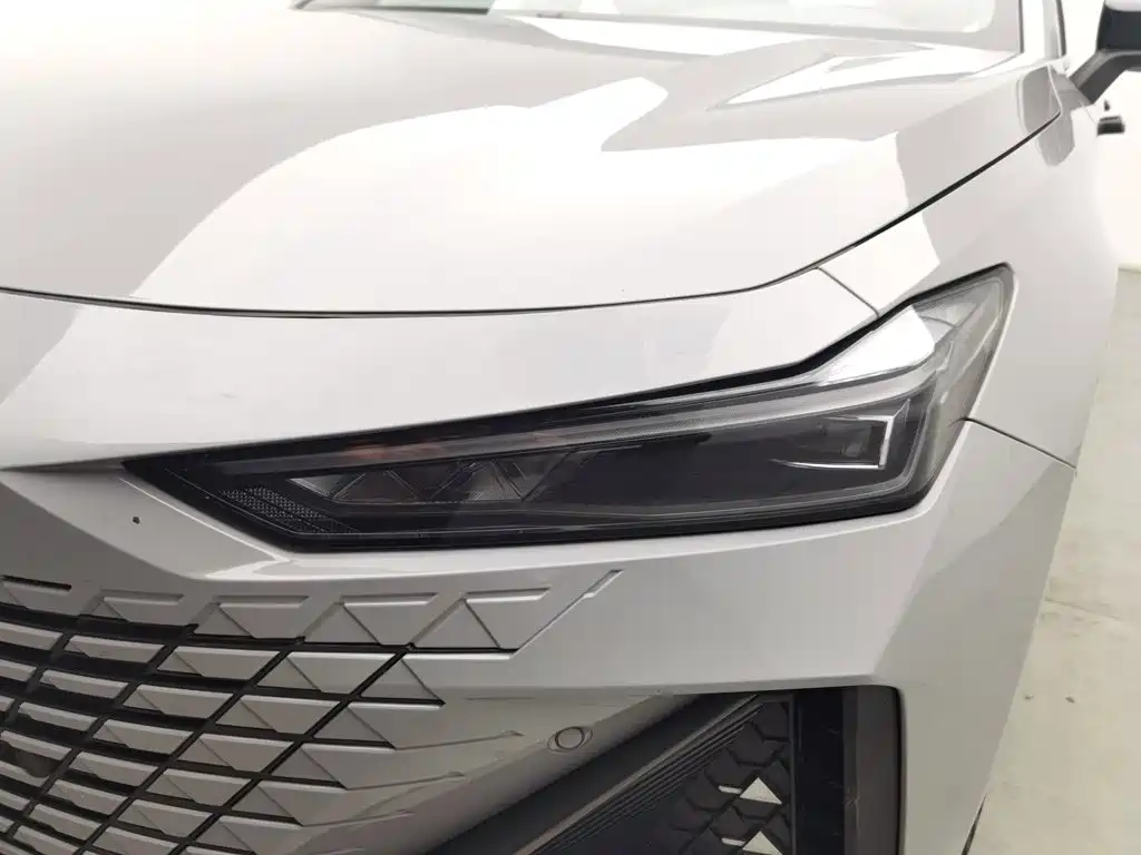 Changan UNI-V — миниатюра 7
