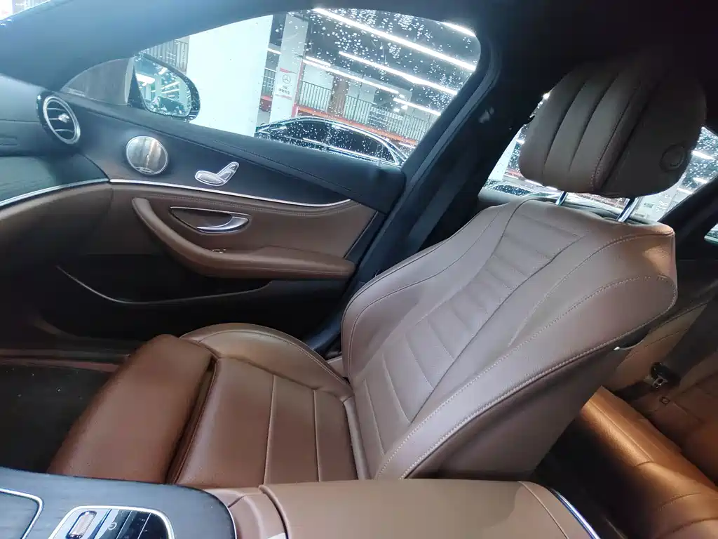 Mercedes-Benz E-Class — миниатюра 10