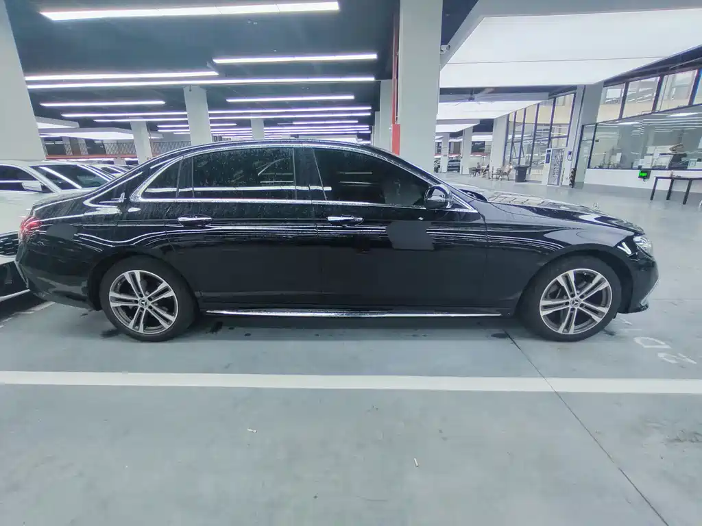 Mercedes-Benz E-Class — миниатюра 4