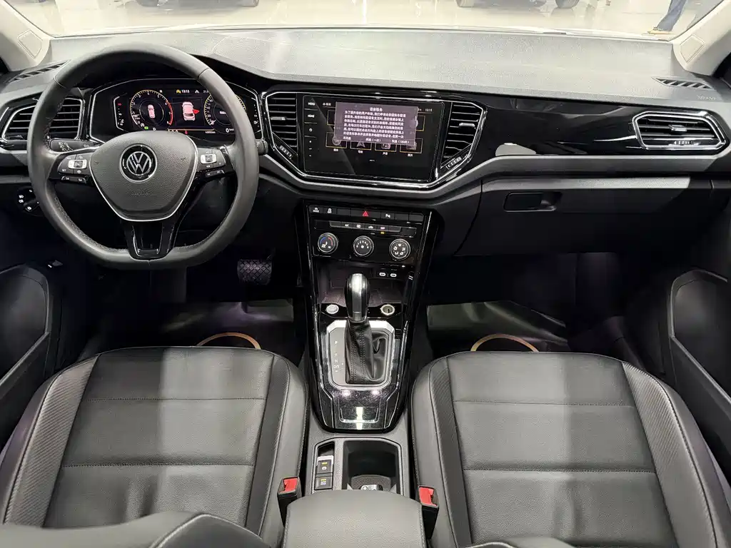 Volkswagen T-Roc — миниатюра 10