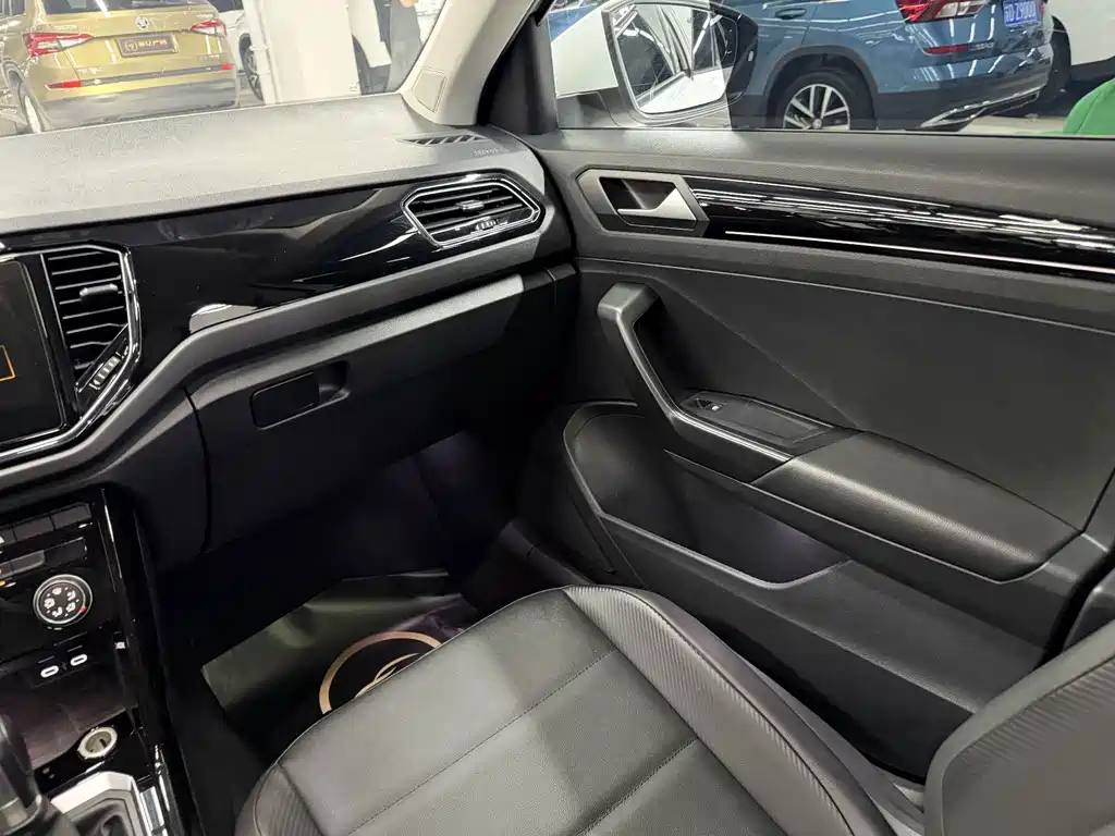 Volkswagen T-Roc — миниатюра 13
