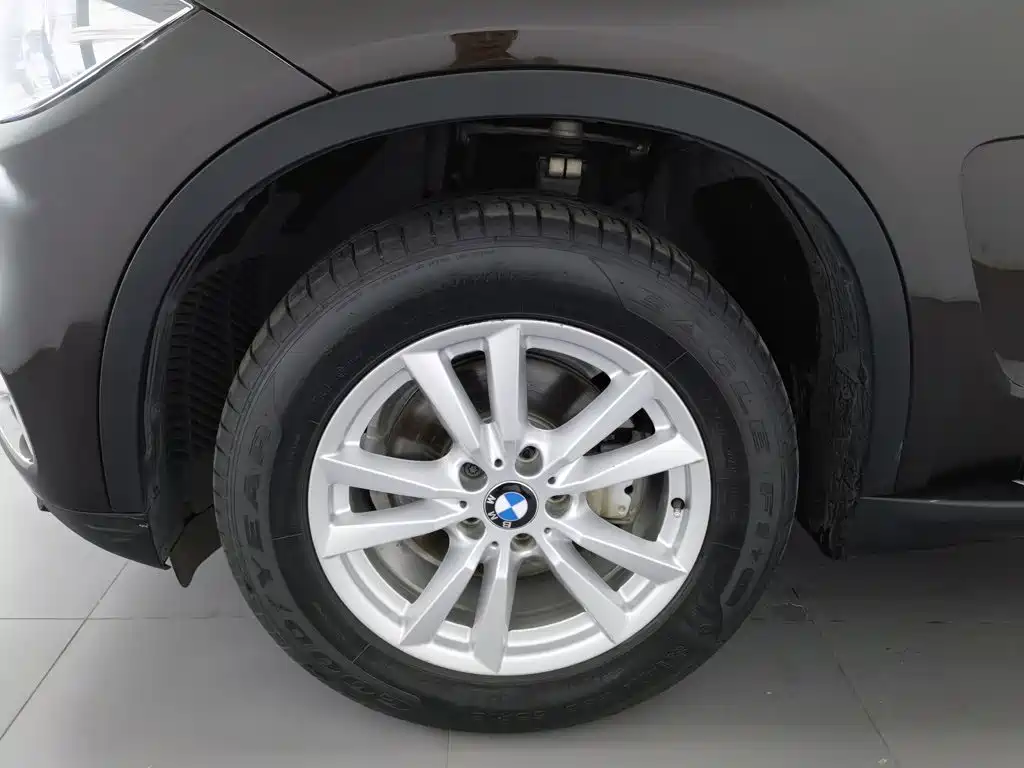 BMW X5 (Import) — миниатюра 17