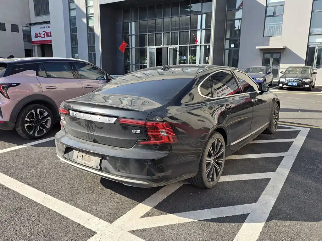 Volvo S90 — миниатюра 4