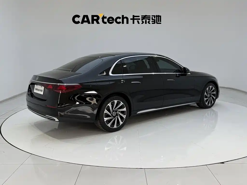 Mercedes-Benz E-Class — миниатюра 5