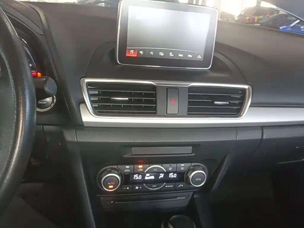 Mazda 3 Axela — миниатюра 13
