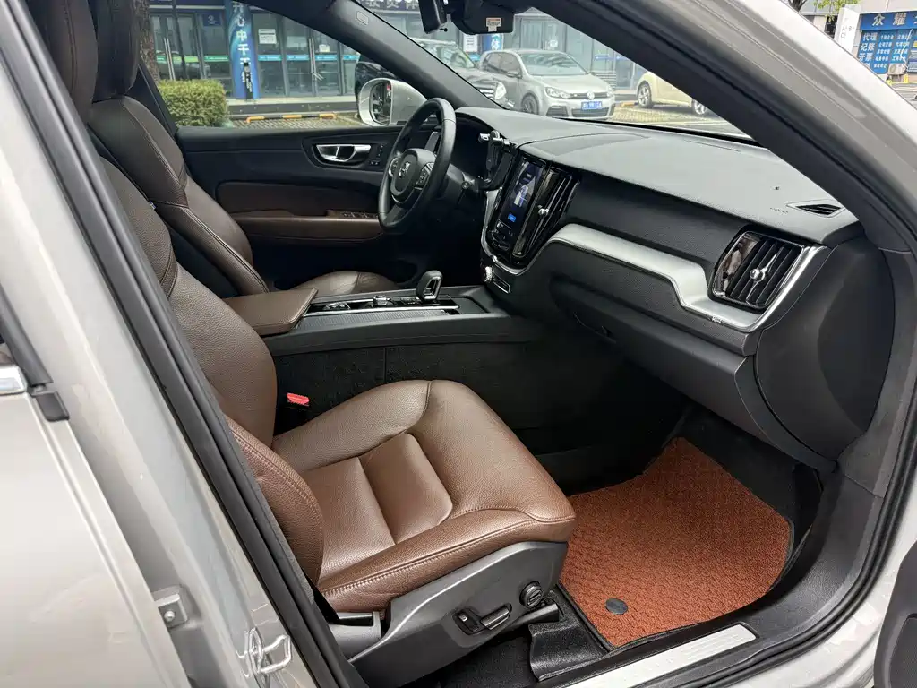 Volvo XC60 — миниатюра 13