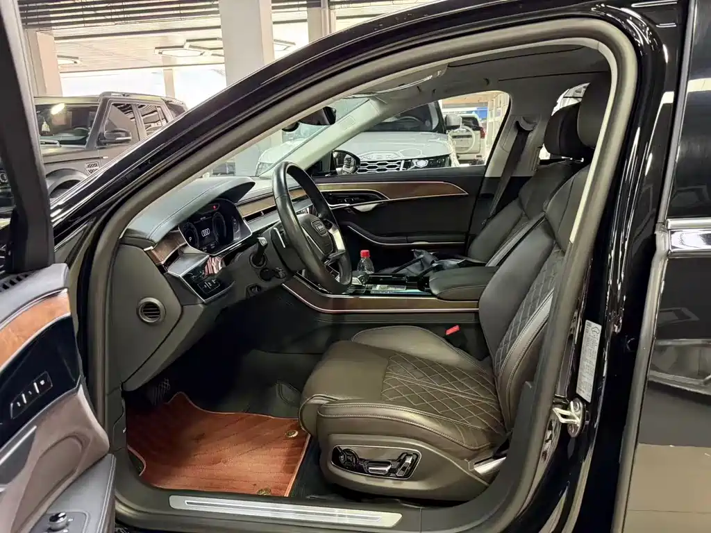Audi A8 — миниатюра 2