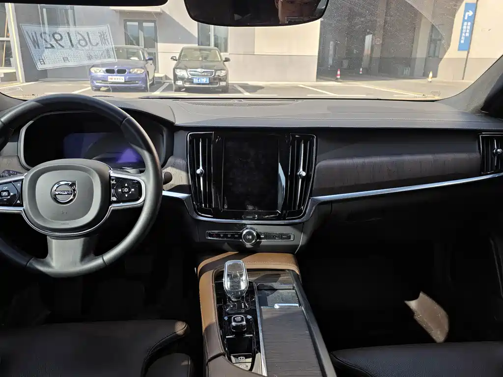 Volvo S90 — миниатюра 9