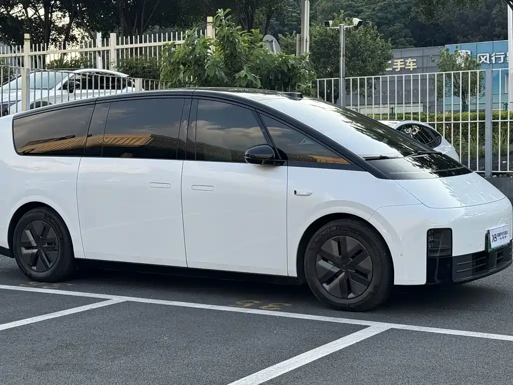 Li Auto Li MEGA — миниатюра 3