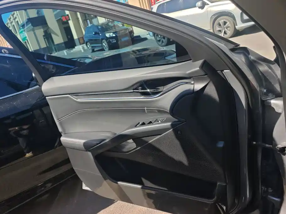 Ford Mondeo — миниатюра 7