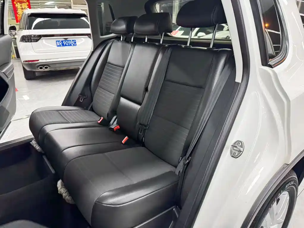 Volkswagen Tiguan — миниатюра 12