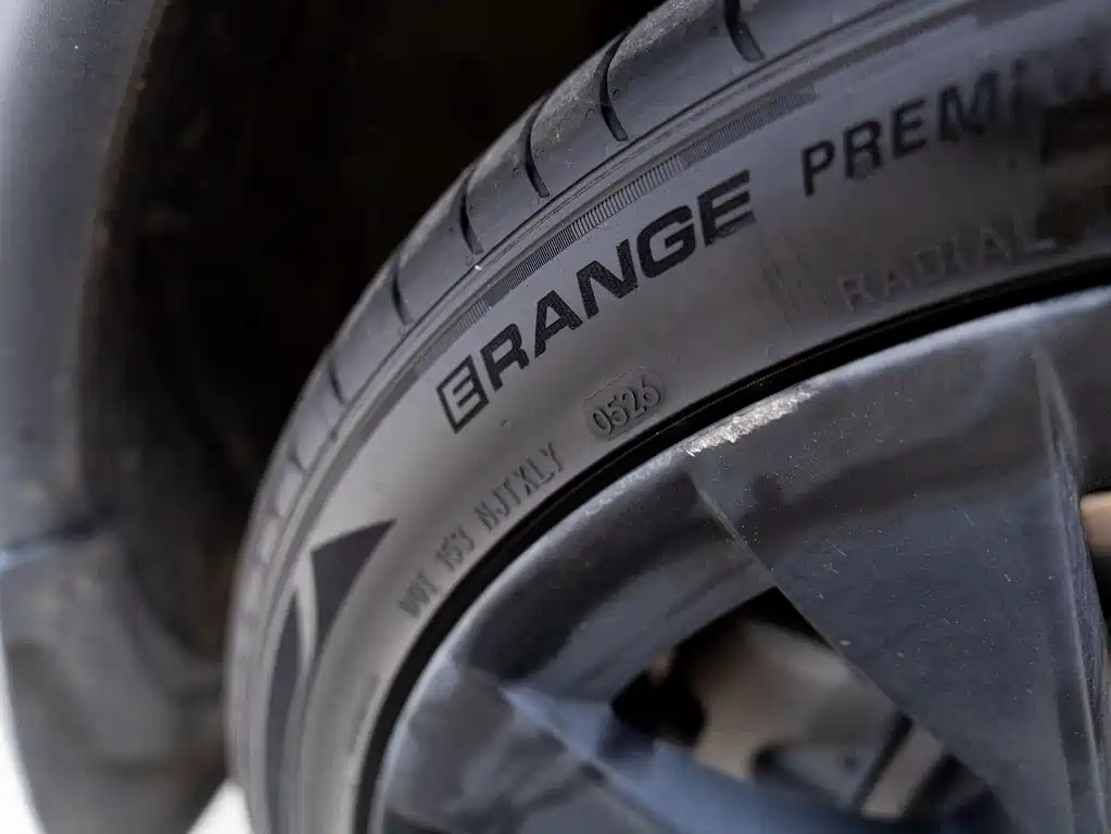 Tesla Model Y — миниатюра 19