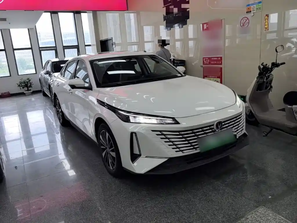 Changan Побег PHEV — миниатюра 4